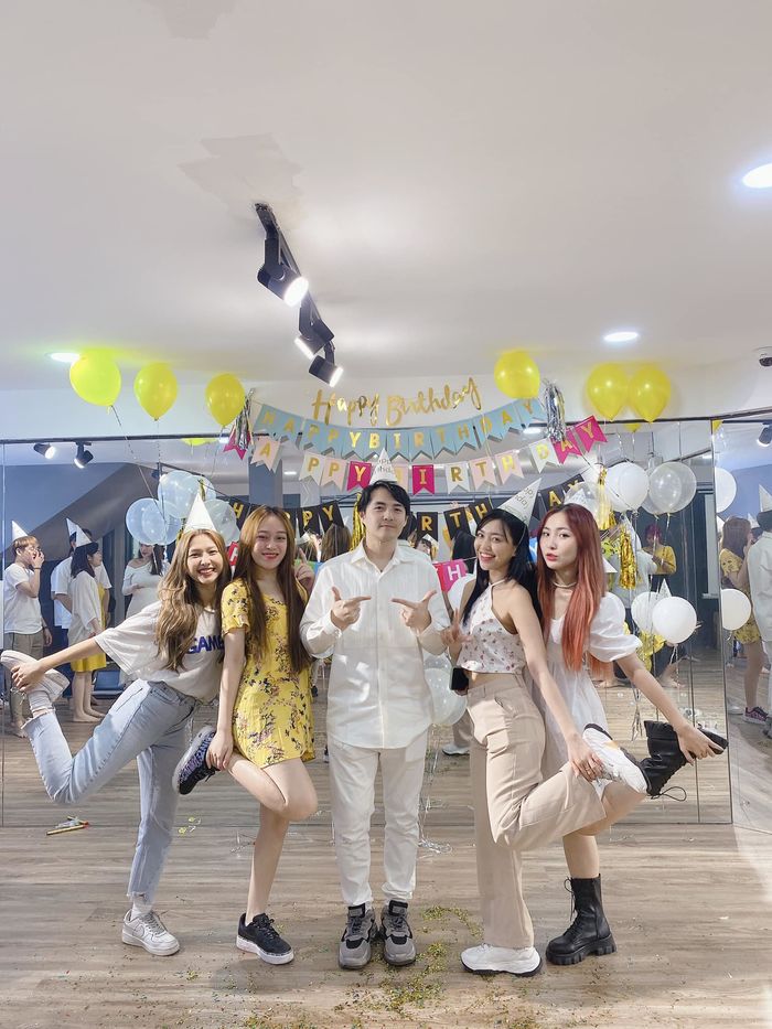 Sao Việt thưởng Tết: Hòa Minzy chi 400 triệu, Ngọc Trinh mới bất ngờ