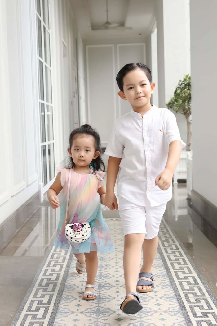 Các nhóc tỳ nhà sao Việt kiếm tiền từ nhỏ