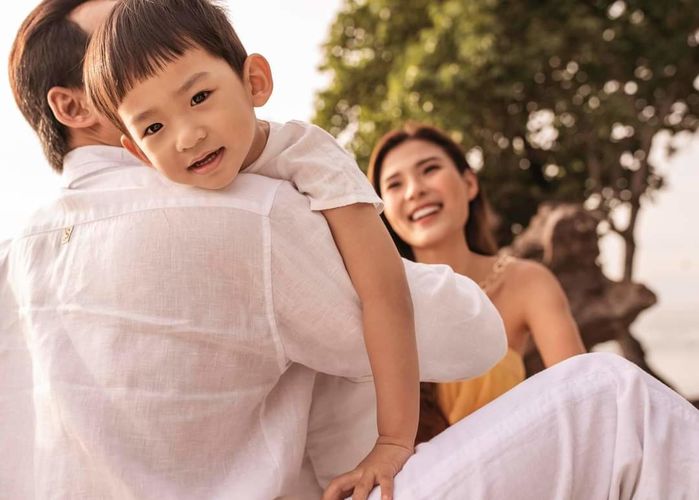 Các nhóc tỳ nhà sao Việt kiếm tiền từ nhỏ