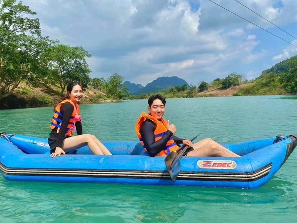 Cặp đôi Việt - Hàn yêu nhau từ cái nhìn đầu tiên