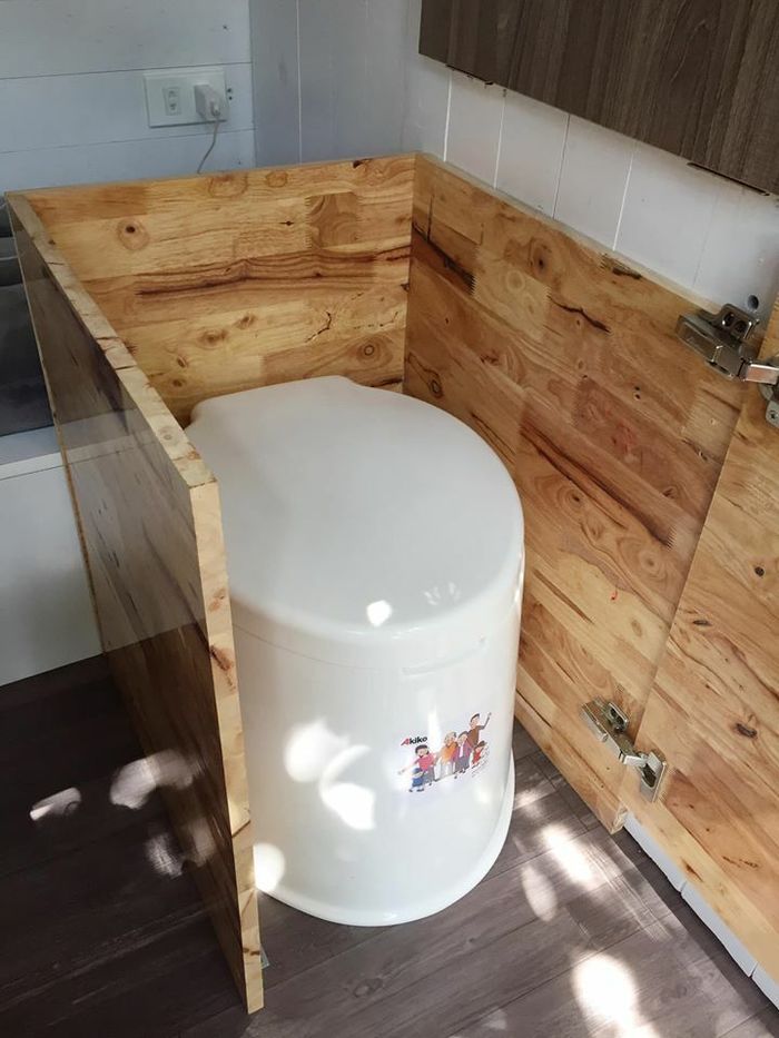 Cặp vợ chồng chi hơn 200 triệu biến xe thành nhà di động để xuyên Việt