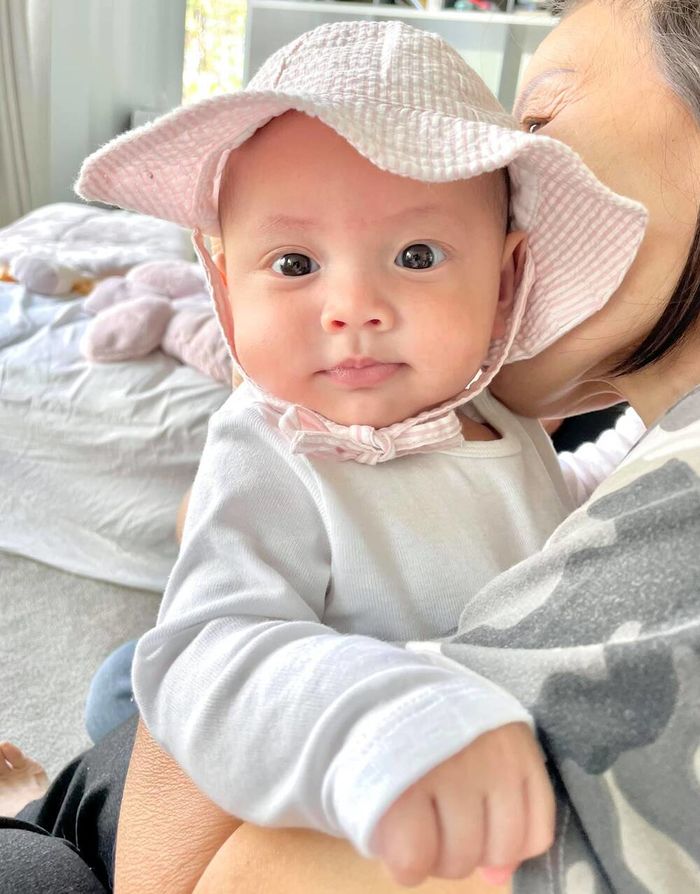 Cận mặt con gái 3 tháng tuổi của Hồ Ngọc Hà
