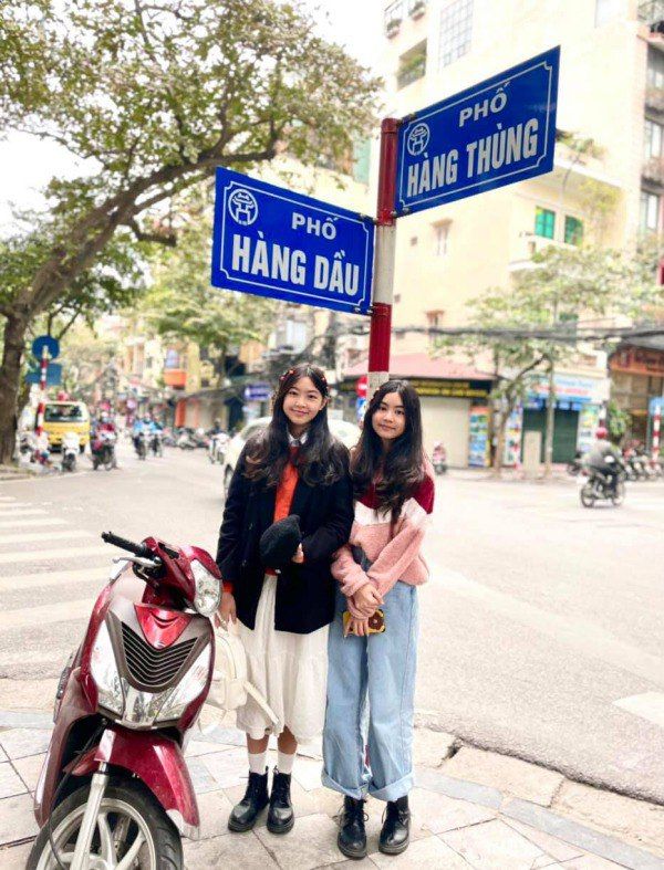 Con gái út nhà MC Quyền Linh cao 1m69 khi mới 12 tuổi