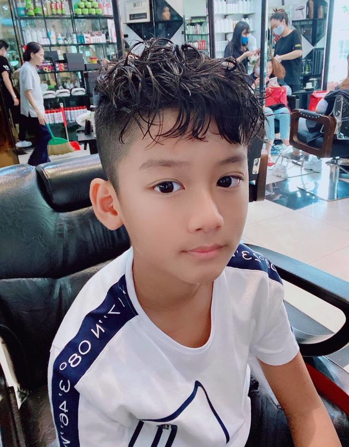 Con trai Lệ Quyên và chồng cũ: cuộc sống chuẩn rich kid