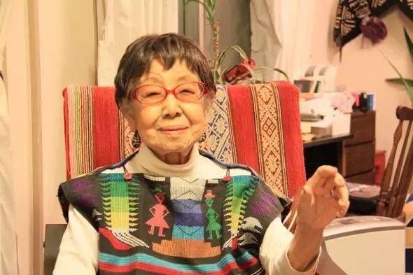 Cụ bà 107 tuổi vẫn làm việc nhờ bí quyết sống thọ lạ đời