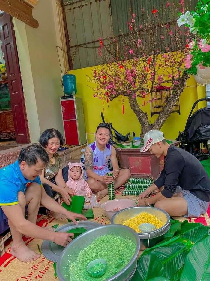 Văn Hậu, Công Phượng và dàn tuyển thủ về nhà ăn Tết