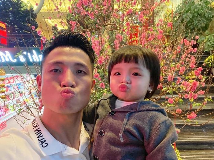 Văn Hậu, Công Phượng và dàn tuyển thủ về nhà ăn Tết