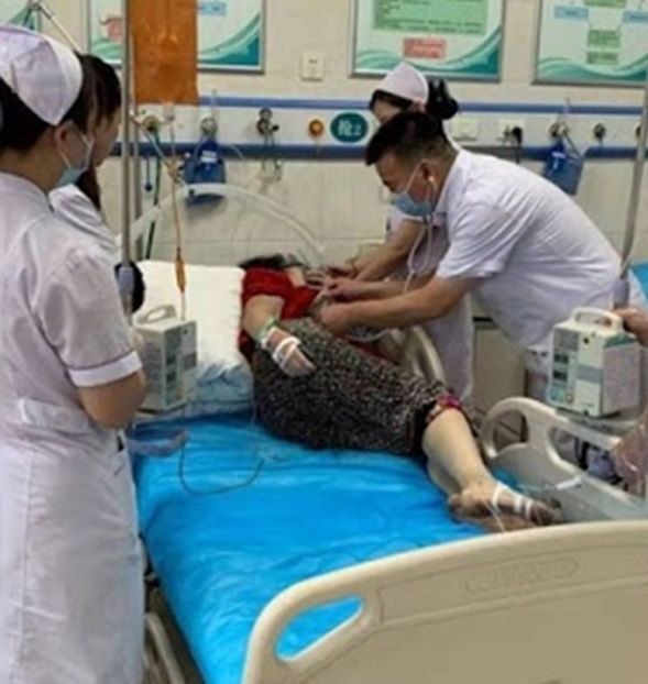 Cô gái 18 tuổi mắc chán ăn tâm lý vì bị chê béo