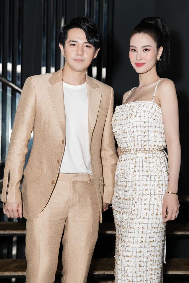 Đông Nhi khoe trọn vòng eo chỉ hơn 3 tháng sau sinh