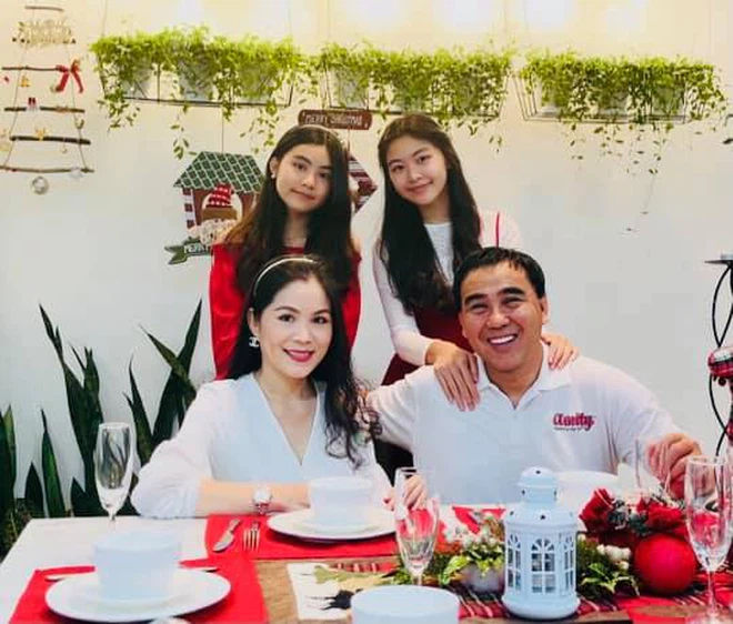 Ekip nhà trồng phía sau ảnh của Hạt Dẻ nhà Quyền Linh