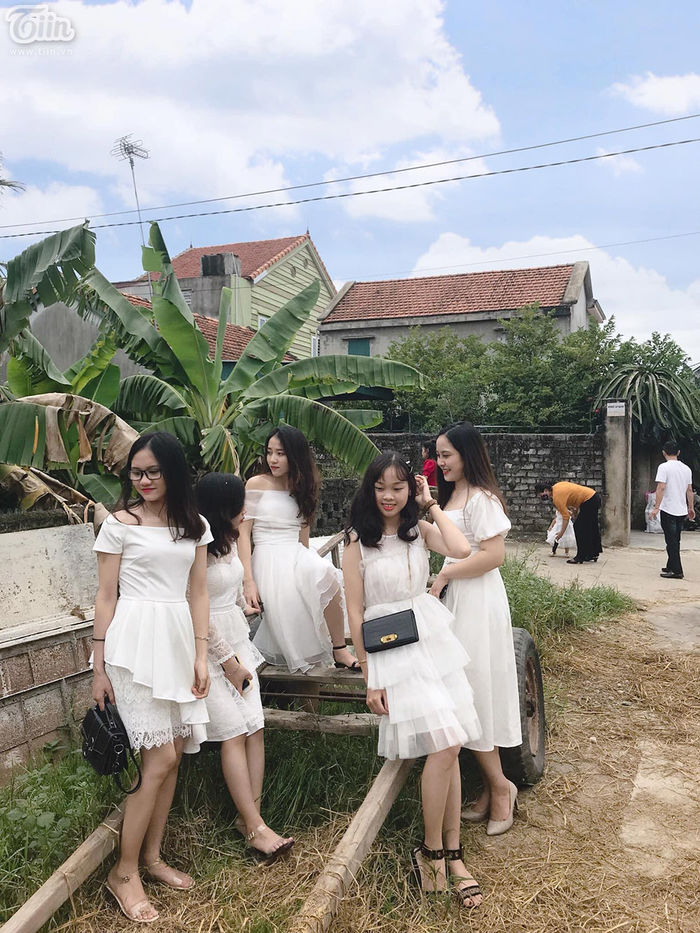 Gia đình có 6 chị em gái xinh đẹp, nhiều chàng trai nhận vơ là rể