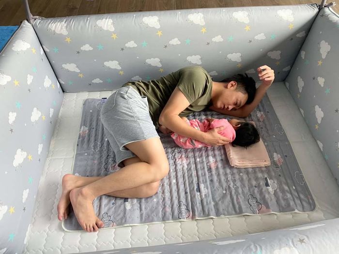 Khoảnh khắc chơi cùng con gái của Cường Đô la