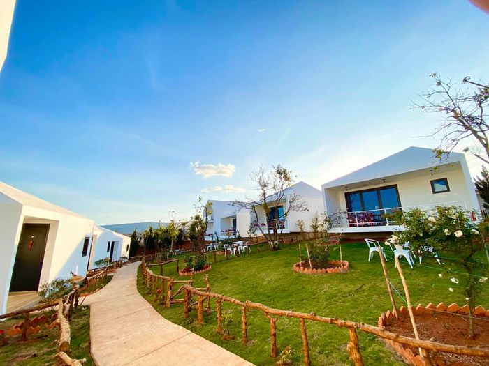 Lý Nhã Kỳ tậu biệt thự mới 50 tỷ đồng