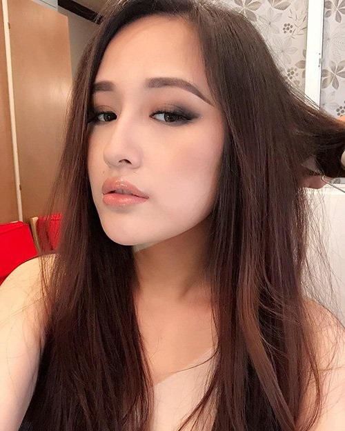 Mai Phương Thúy khổ sở vì cặp chân mày
