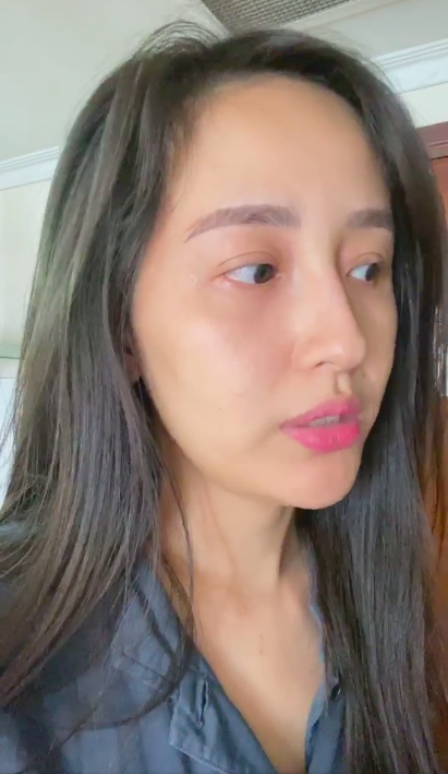 Mai Phương Thúy khổ sở vì cặp chân mày