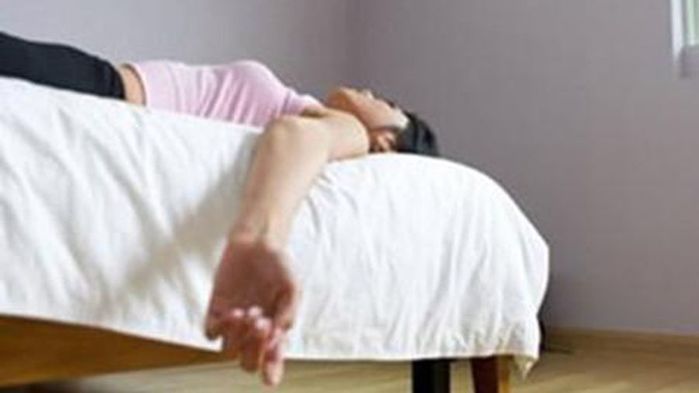 Cô gái đột quỵ vì dùng thuốc tránh thai quá liều