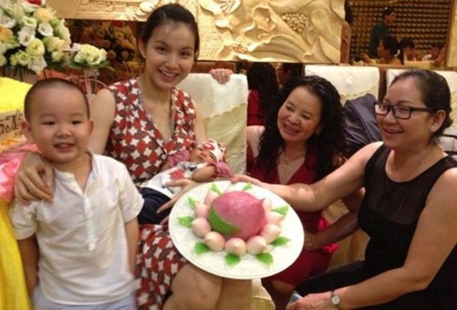 Cuộc sống của sao Việt và mẹ chồng