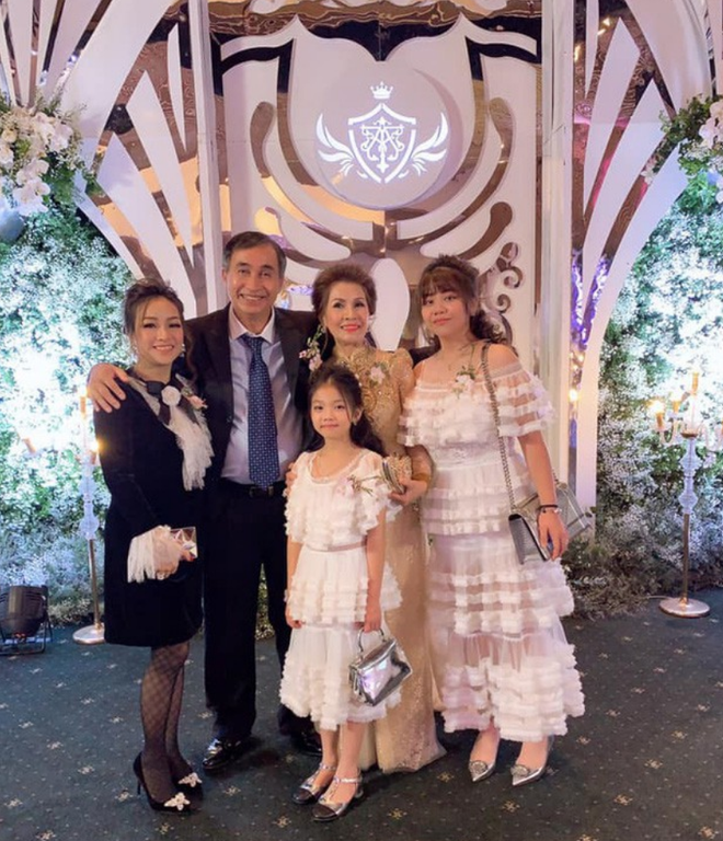 So kè vợ cả và vợ hai của Minh Nhựa