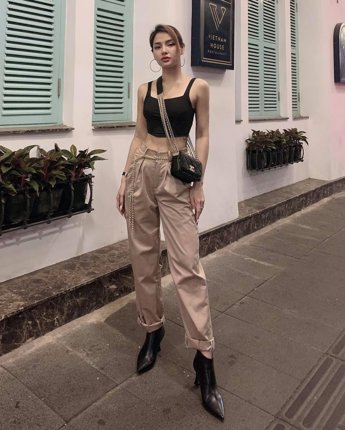 Style sao Việt tuần qua: Hà Hồ phanh cúc áo, Mlee khoe chân dài