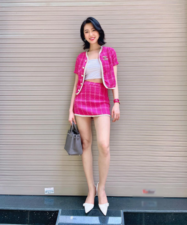 Style sao Việt tuần qua: Hà Hồ phanh cúc áo, Mlee khoe chân dài