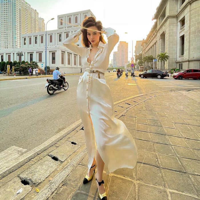 Style sao Việt tuần qua: Hà Hồ phanh cúc áo, Mlee khoe chân dài
