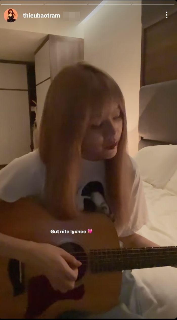 Thiều Bảo Trâm hát live Một Mình Có Buồn Không