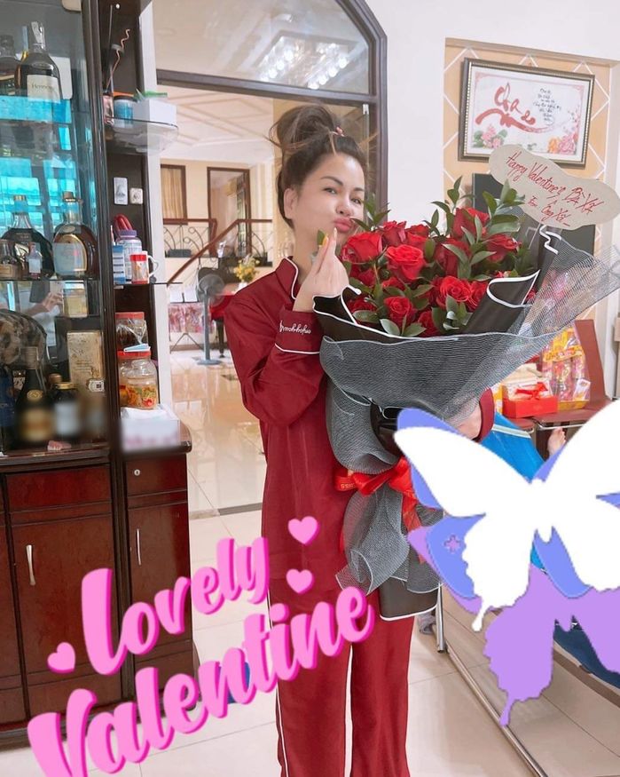 Vợ chồng ca sĩ Minh Tuyết hạnh phúc dù không con cái