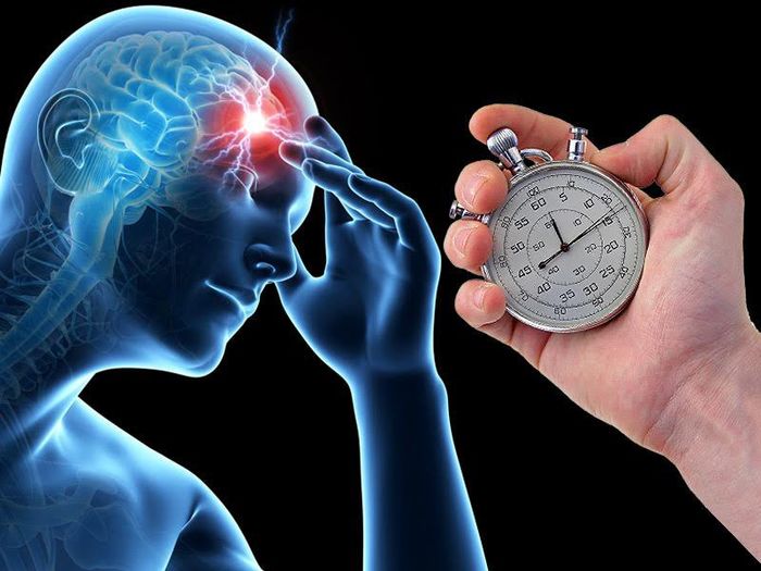 Cụ ông bị đột quỵ vì nửa đêm dậy đi vệ sinh