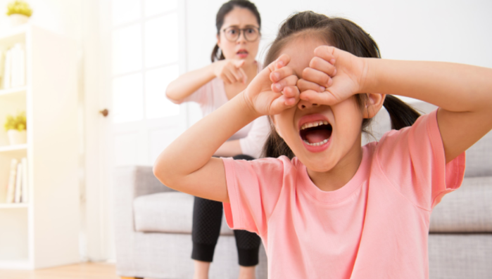 12 dấu hiệu cho thấy bạn đang nuôi dưỡng 1 đứa trẻ hư