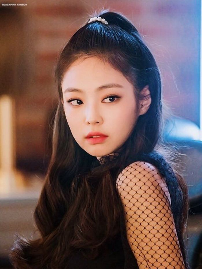 Cách tạo lớp makeup đẹp như Jennie Black Pink