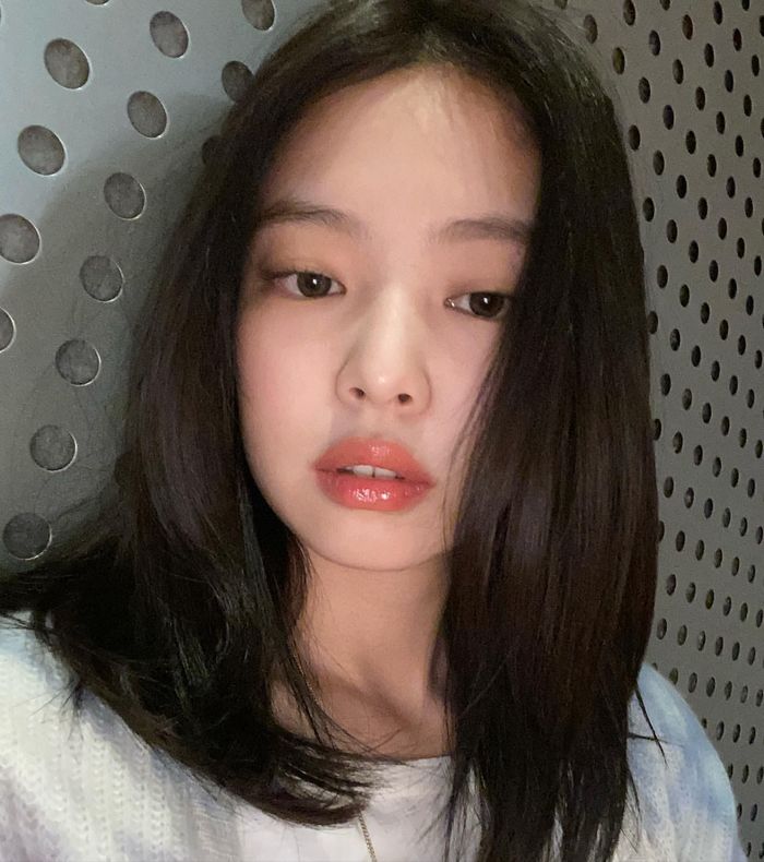 Cách tạo lớp makeup đẹp như Jennie Black Pink