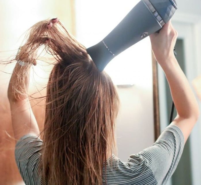 6 cách xử lý mái tóc nhanh bết dính, tiết dầu