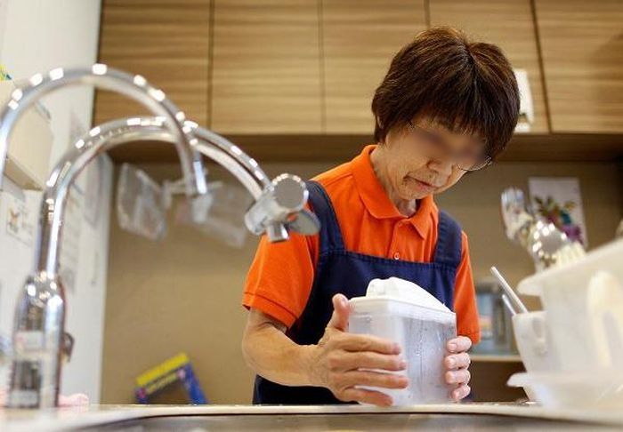60 tuổi ly hôn chồng: Hơn 30 năm ngửi mùi hôi nách là quá đủ