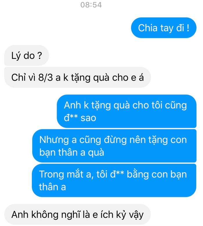 8/3 bạn trai tặng quà và rủ bạn thân đi ăn
