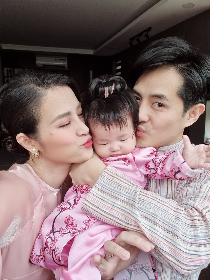 Gia đình Đông Nhi dự sinh nhật con gái Phạm Quỳnh Anh