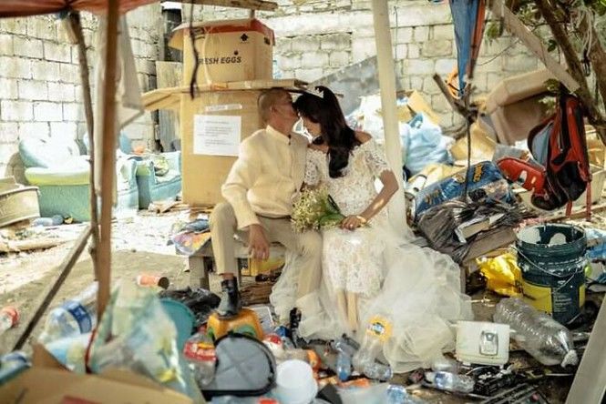 Bộ ảnh cưới của vợ chồng vô gia cư 24 năm sống không hôn thú