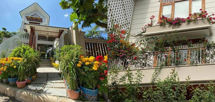 Cận cảnh biệt thự sân vườn của Quý Bình và bà xã doanh nhân