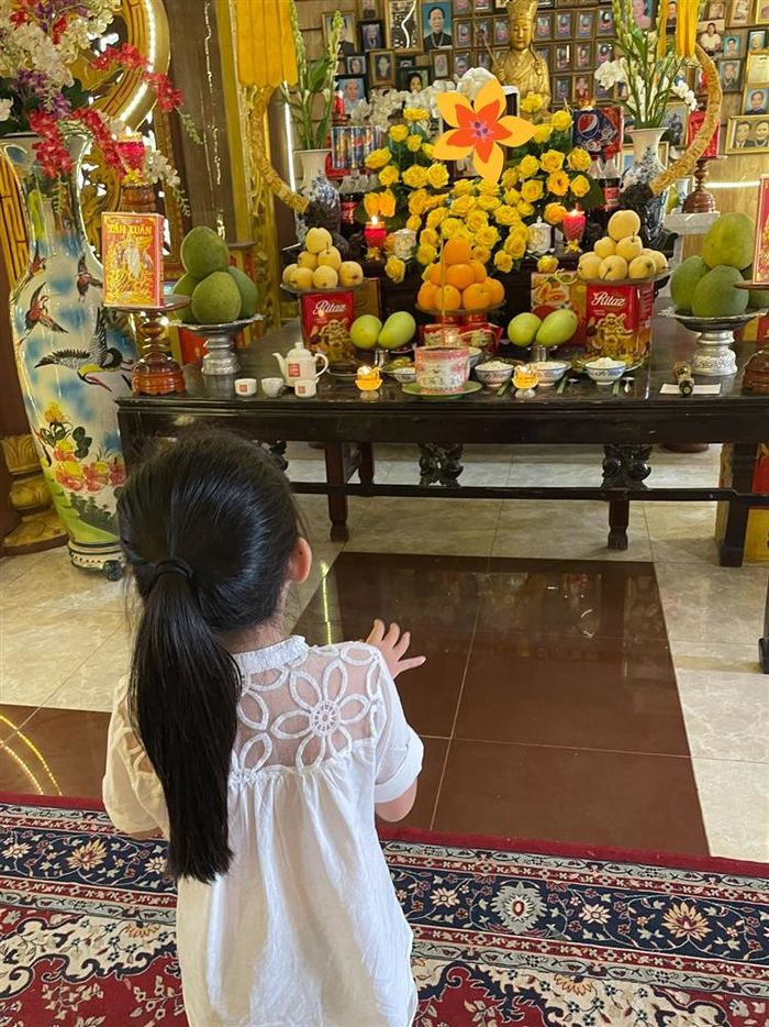 Con gái Mai Phương sống ra sao trong năm đầu tiên không có mẹ bên cạnh