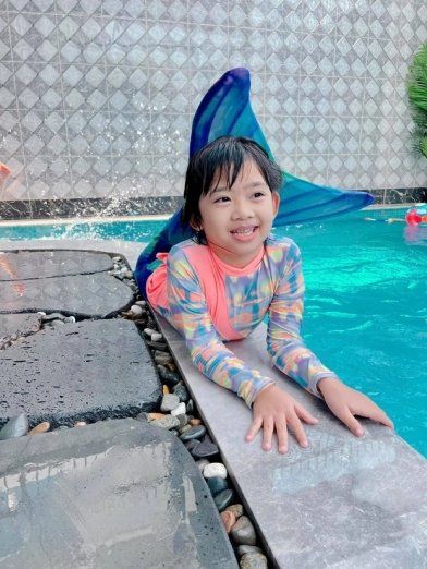 Con gái Mai Phương sống ra sao trong năm đầu tiên không có mẹ bên cạnh
