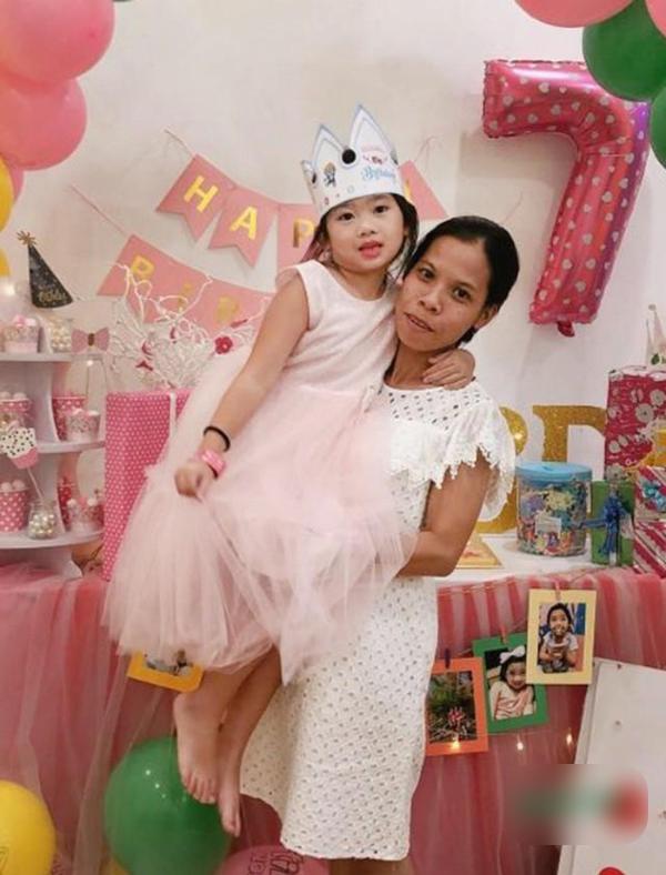 Con gái Mai Phương sống ra sao trong năm đầu tiên không có mẹ bên cạnh
