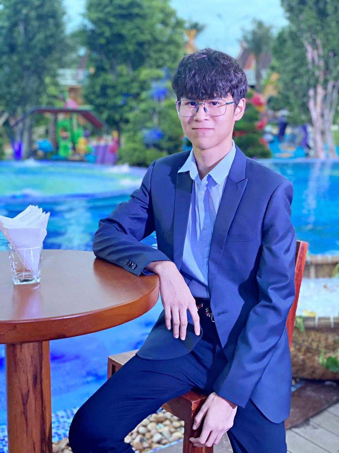 Ghini: Con trai riêng của diễn viên Huy Khánh