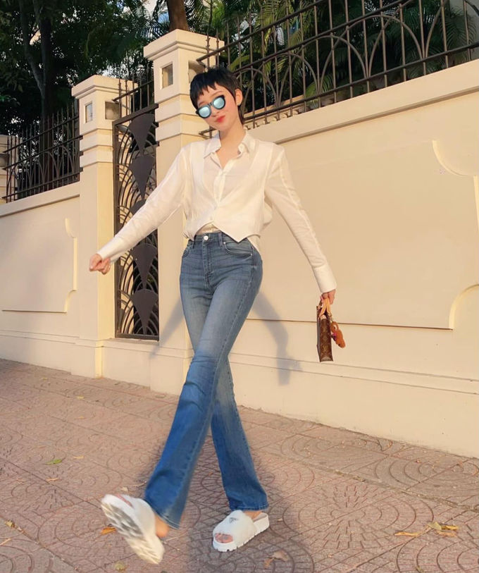 Style sao Việt tuần qua: Ngọc Trinh quyến rũ mà năng động