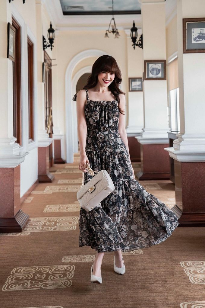 Style sao Việt tuần qua: Ngọc Trinh quyến rũ mà năng động