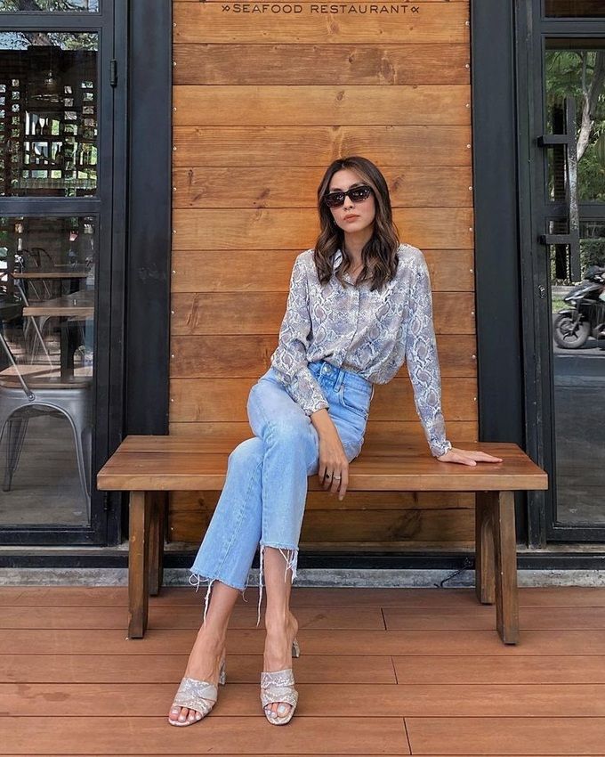 Style sao Việt tuần qua: Ngọc Trinh quyến rũ mà năng động