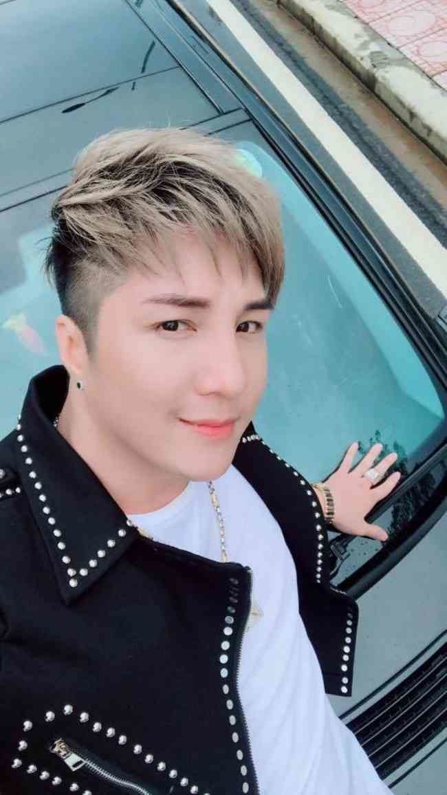 Đọ tài sản của các nam ca sĩ hội chợ