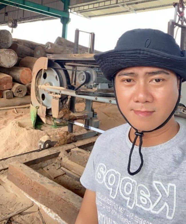 Đọ tài sản của các nam ca sĩ hội chợ