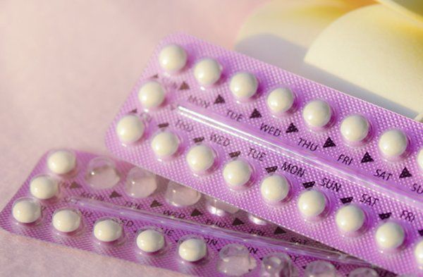 Tác dụng phụ của việc uống thuốc tránh thai và 4 điều chị em nên biết