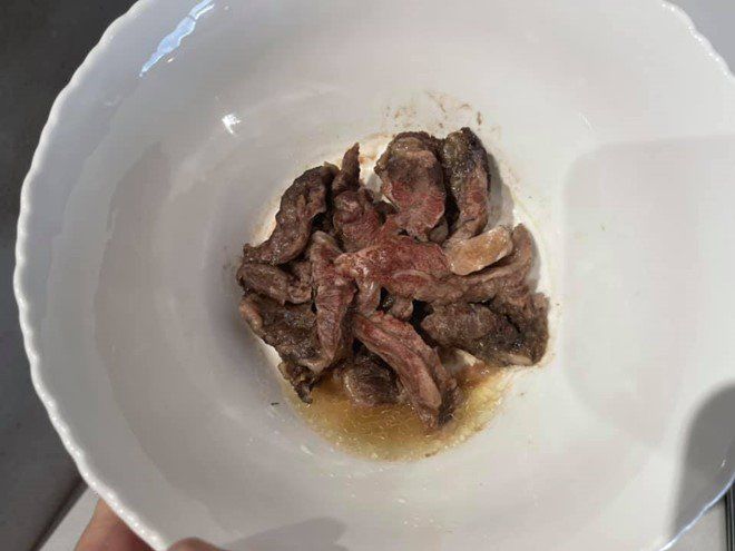 Những mỹ nhân Vbiz nấu ghét vào bếp, nấu ăn dở