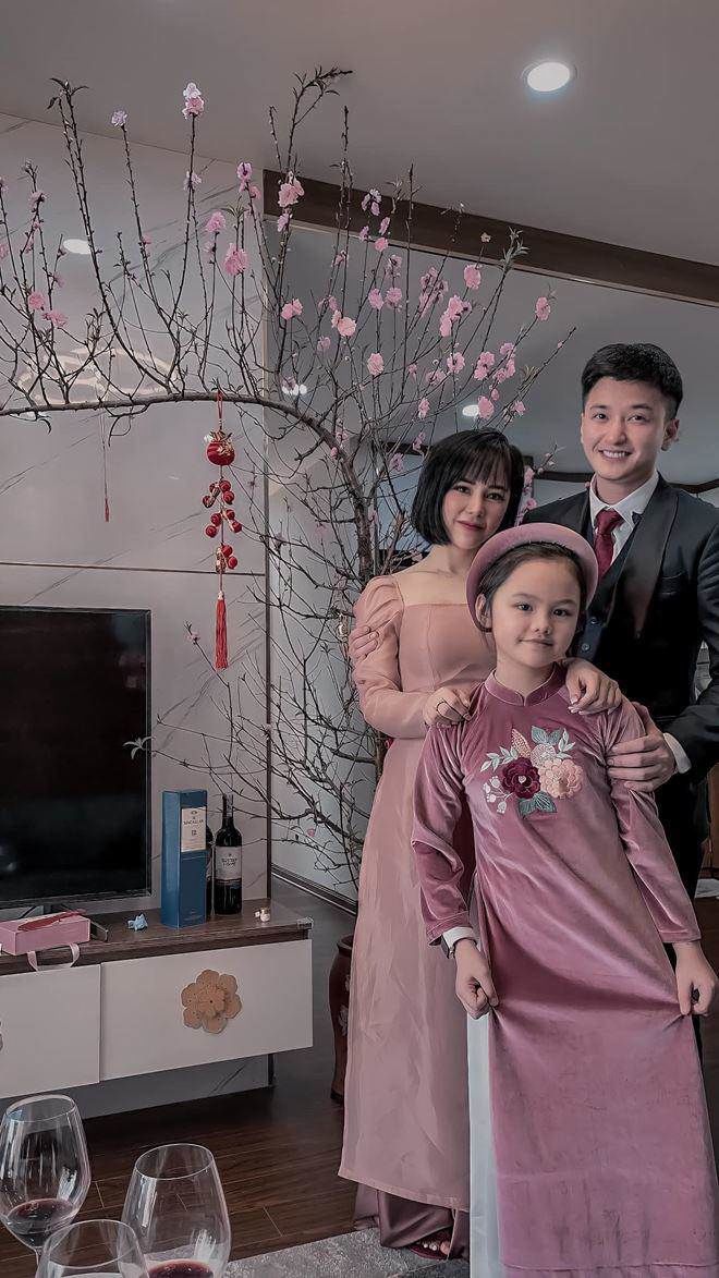 Hội mẹ đơn thân Vbiz tìm được hạnh phúc