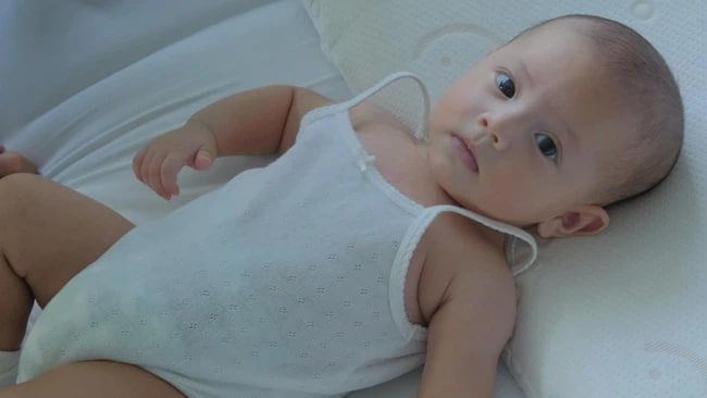 Kỷ niệm cặp song sinh của Hồ Ngọc Hà - Kim Lý tròn 4 tháng tuổi